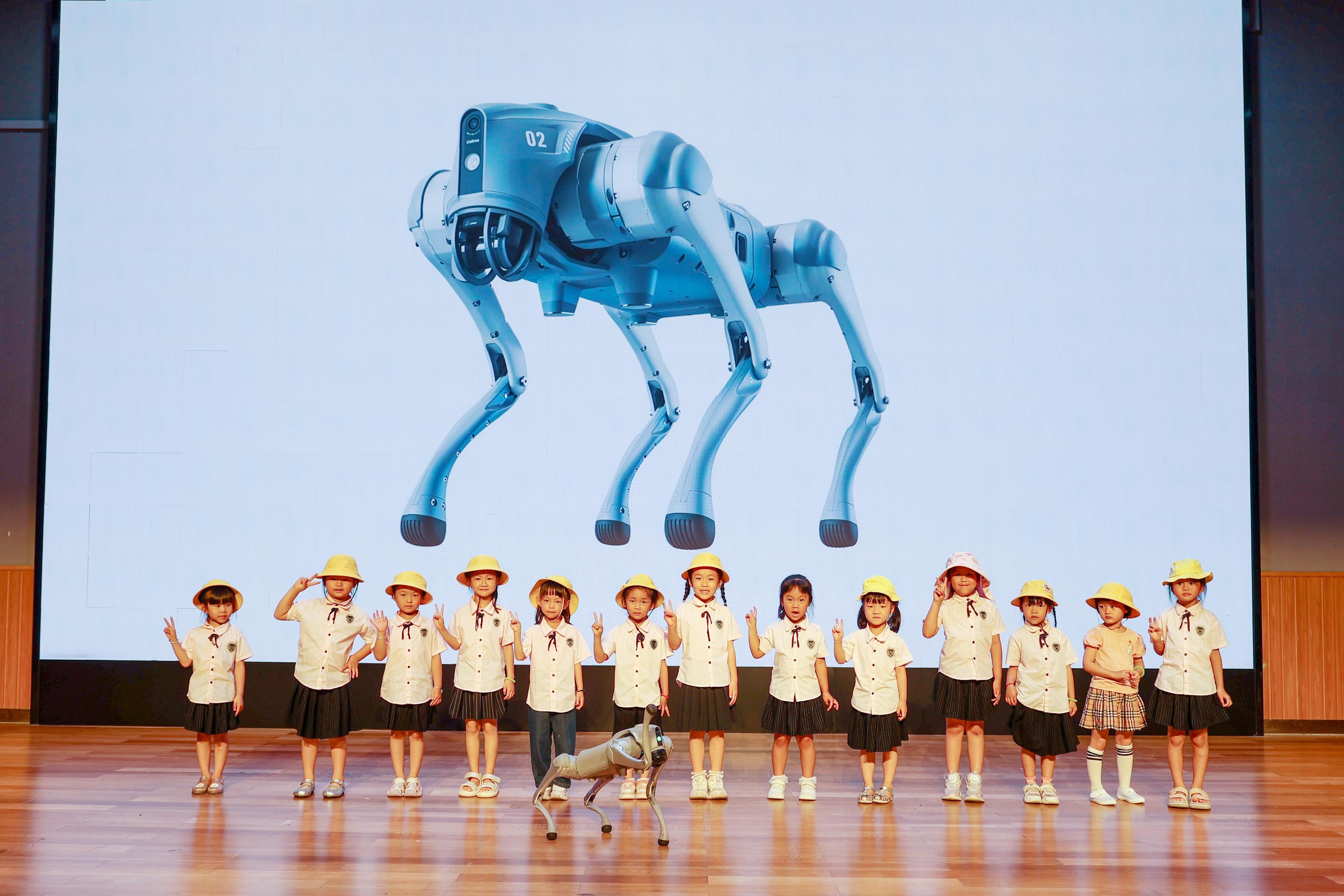 中国航协青少年航校、ITF成都站双打冠军、课本剧展演、辩论赛、幼儿园探校、母亲节庆祝………